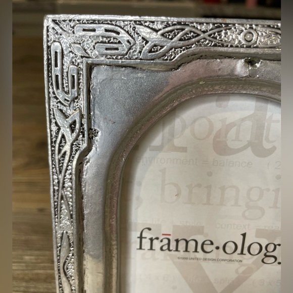 Vintage Frame-ology 1999 3D Crosses Resin Holds 6” x 4” Photo Rear Load EUC - Picture 5 of 9